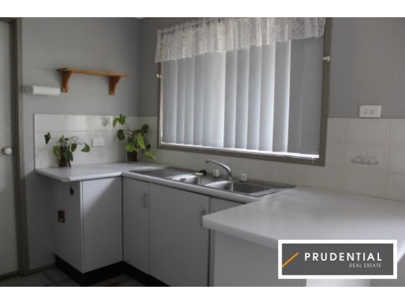 9 Davy Place, St Helens Park NSW 2560