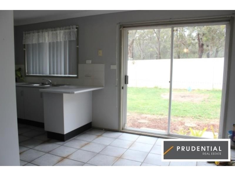 9 Davy Place, St Helens Park NSW 2560