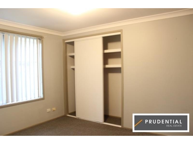 9 Davy Place, St Helens Park NSW 2560