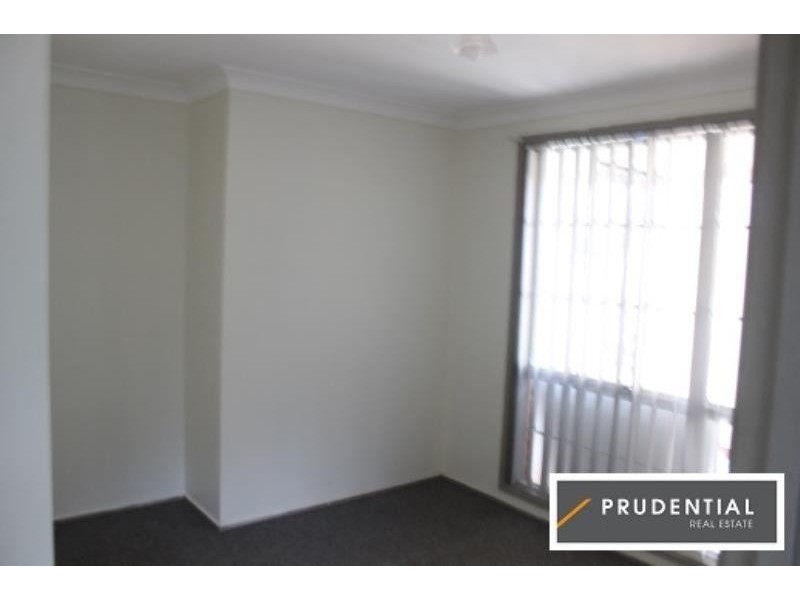 9 Davy Place, St Helens Park NSW 2560