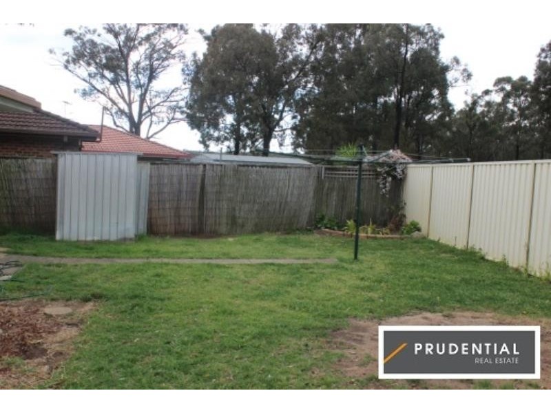 9 Davy Place, St Helens Park NSW 2560
