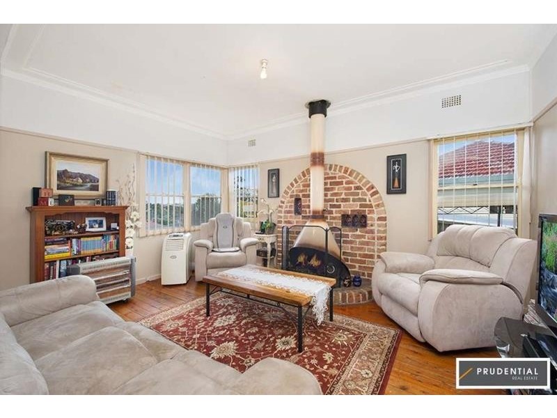 29 Grandview Drive, Campbelltown NSW 2560