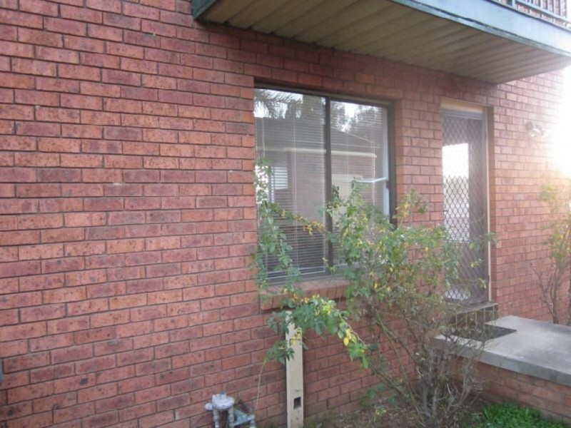 8/35 Rudd Road, Leumeah NSW 2560