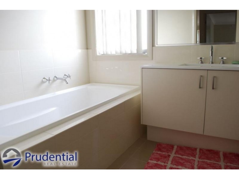 16 Kippax Avenue, Leumeah NSW 2560