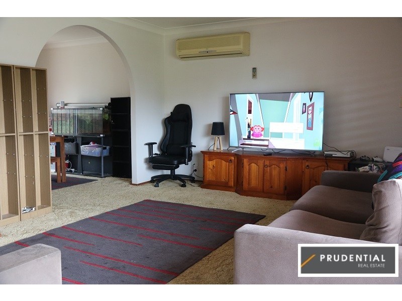 16 Trebbiano Place, Eschol Park NSW 2558