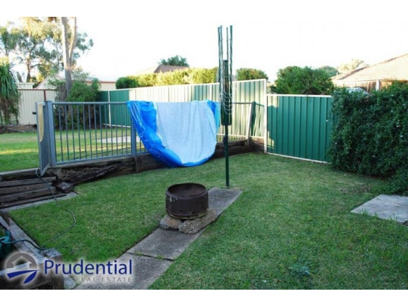 10 Emilia Avenue,, Rosemeadow NSW 2560
