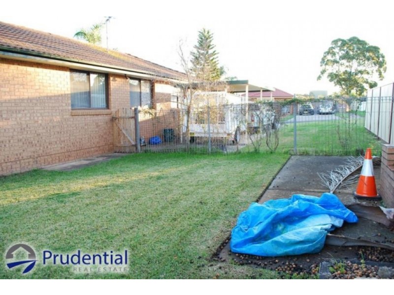 10 Emilia Avenue,, Rosemeadow NSW 2560