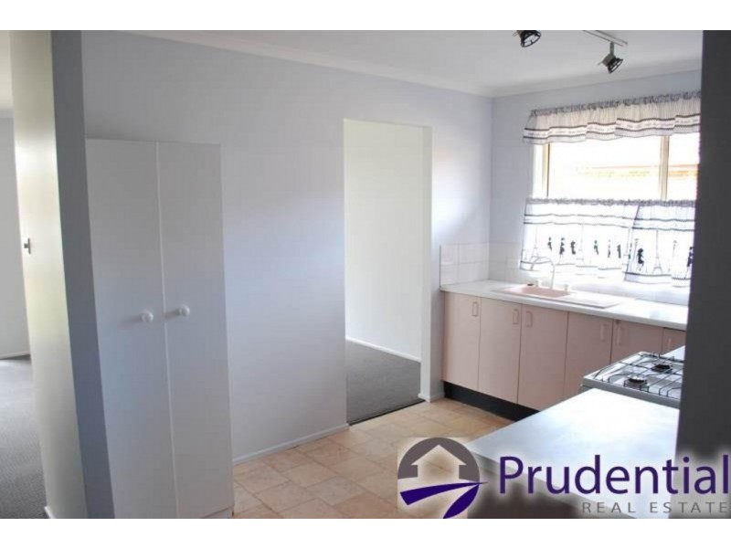 9 Carandini Crescent, St Helens Park NSW 2560