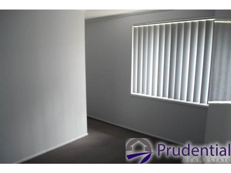 9 Carandini Crescent, St Helens Park NSW 2560