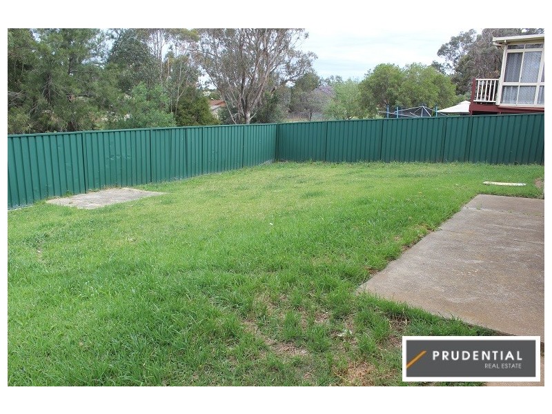 43 Lillyvicks Crescent, Ambarvale NSW 2560