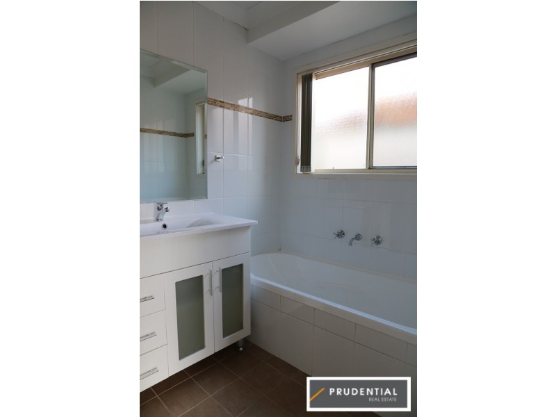 21b Theseus Circuit, Rosemeadow NSW 2560