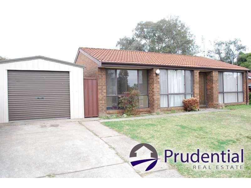 19 Fitzgibbon Lane, Rosemeadow NSW 2560