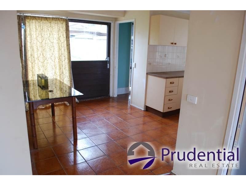 19 Fitzgibbon Lane, Rosemeadow NSW 2560