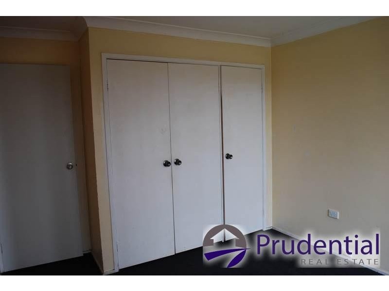 19 Fitzgibbon Lane, Rosemeadow NSW 2560