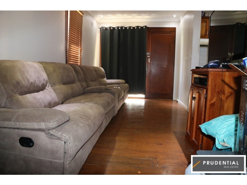 76 Carrington Circuit, Leumeah NSW 2560