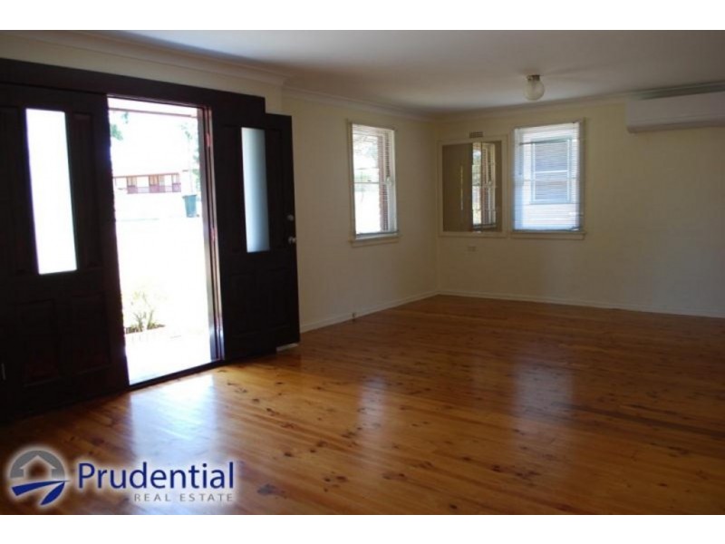 34 Carrington Circuit, Leumeah NSW 2560