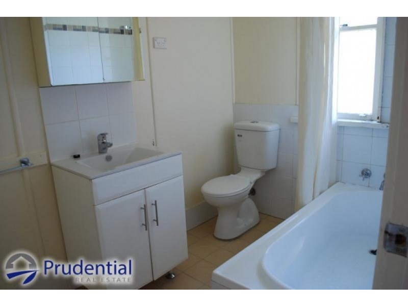 34 Carrington Circuit, Leumeah NSW 2560