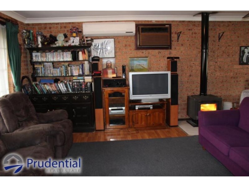 63 Woodland Road, St Helens Park NSW 2560