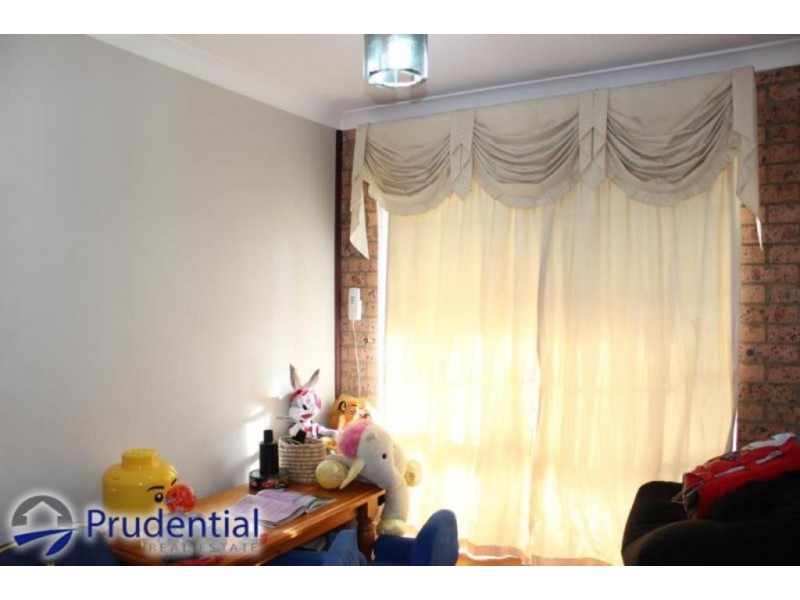 63 Woodland Road, St Helens Park NSW 2560
