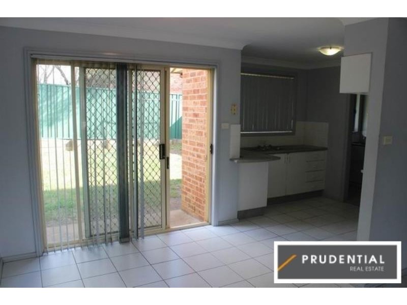 2/1 Wickfield Circuit, Ambarvale NSW 2560