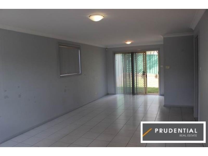 2/1 Wickfield Circuit, Ambarvale NSW 2560