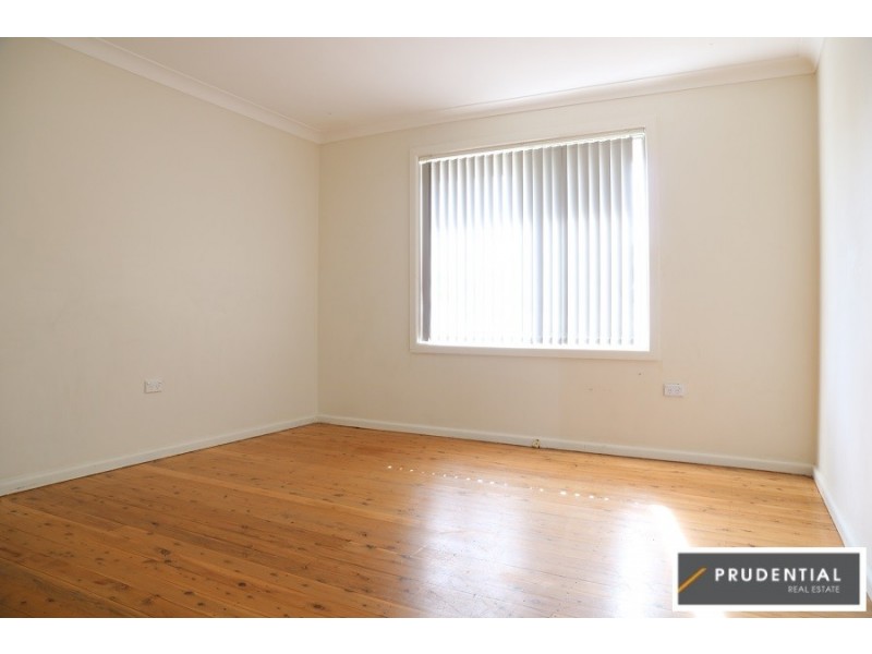 36 Bimbadeen Avenue, Bradbury NSW 2560