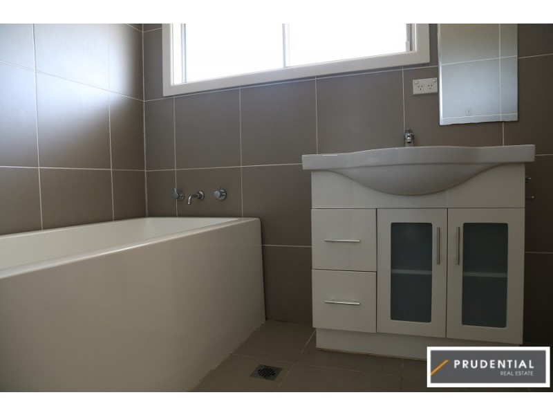 36 Bimbadeen Avenue, Bradbury NSW 2560