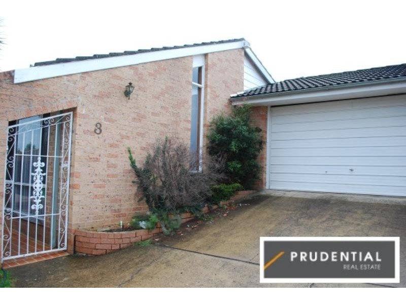 3 Thames Place, Kearns NSW 2558