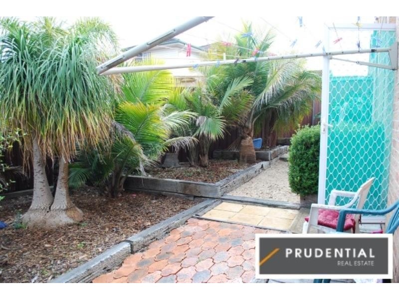 3 Thames Place, Kearns NSW 2558