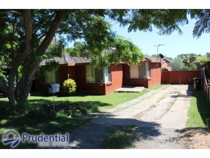 9 Tallawarra Road, Leumeah NSW 2560