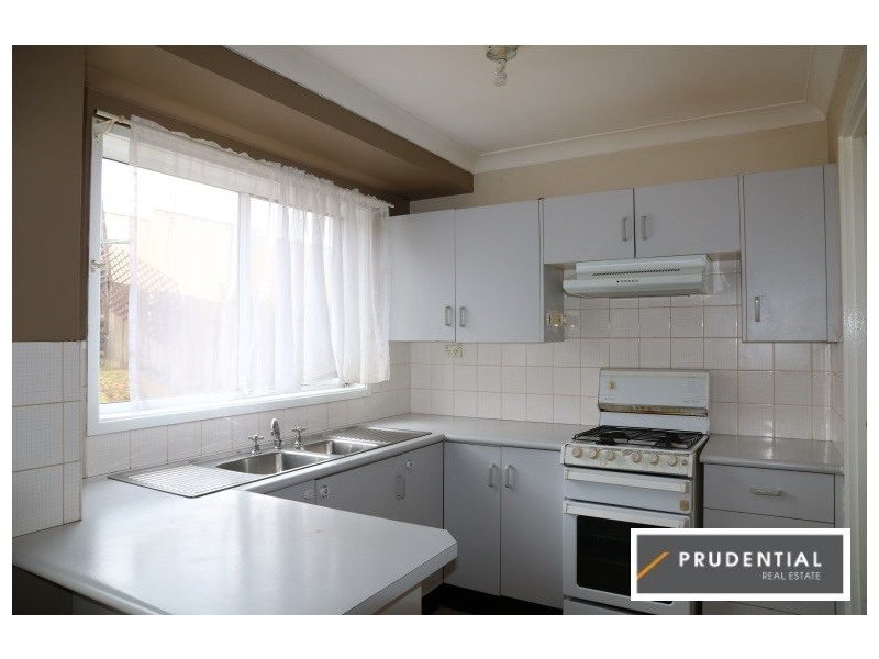 4/34 Westmoreland Road, Minto NSW 2566