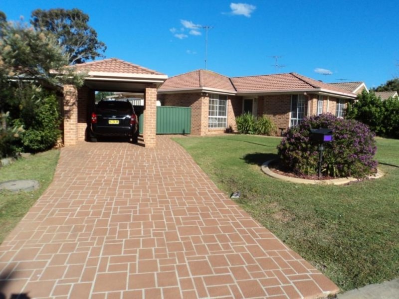 19 Cusack Place, St Helens Park NSW 2560