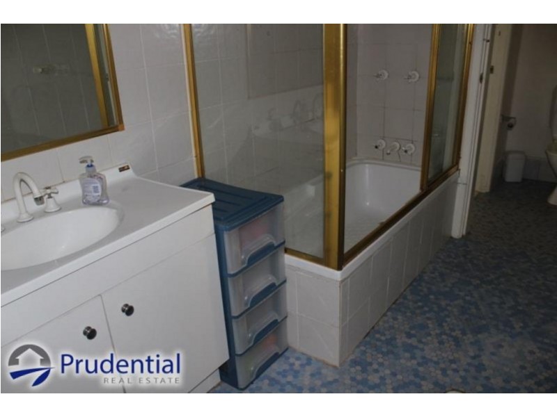 12 Grandview Drive, Campbelltown NSW 2560