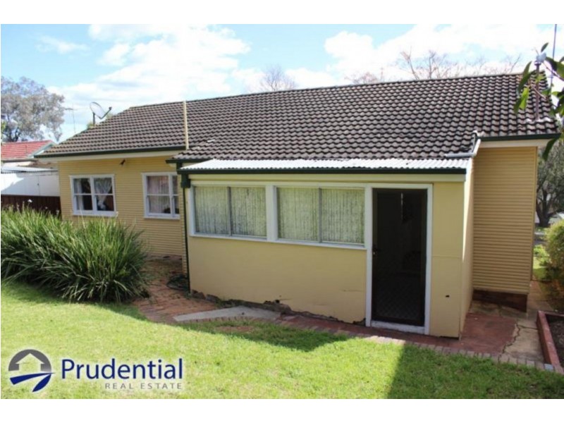 12 Grandview Drive, Campbelltown NSW 2560