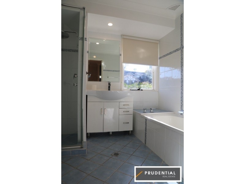 8 Cochrane Street, Minto NSW 2566