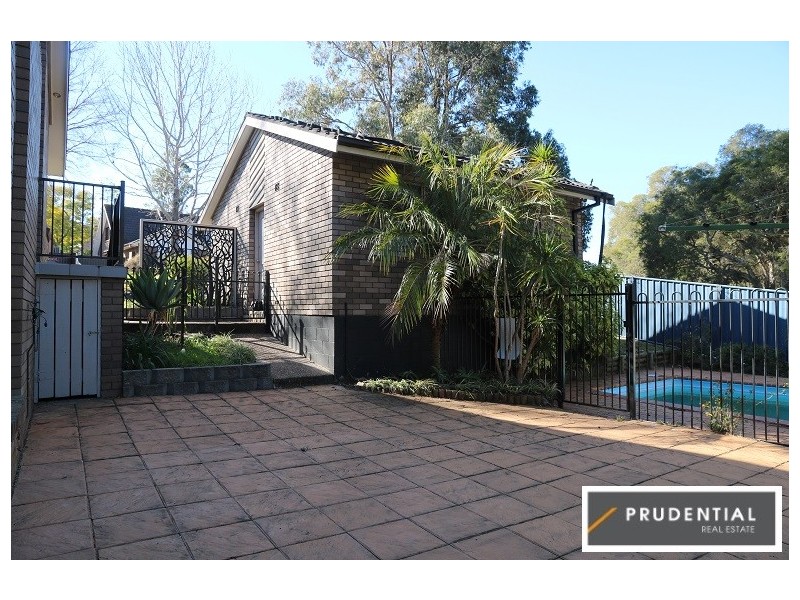 8 Cochrane Street, Minto NSW 2566