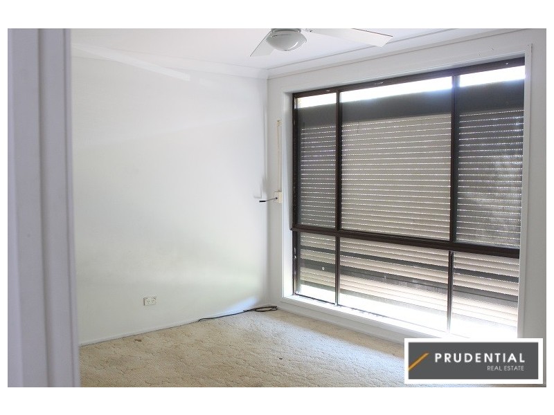 10 Merryweather Close, Minto NSW 2566