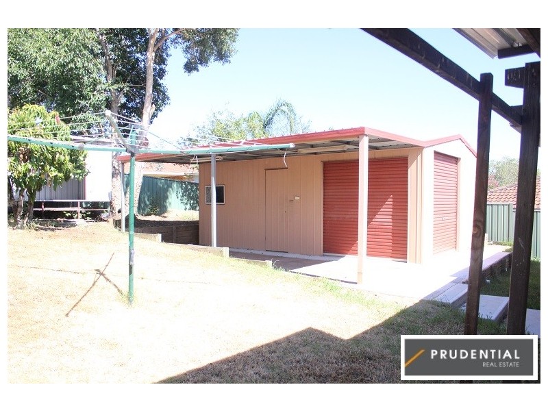10 Merryweather Close, Minto NSW 2566