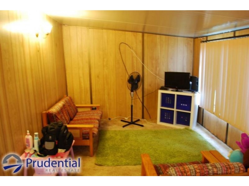 1a Macquarie Avenue, Campbelltown NSW 2560