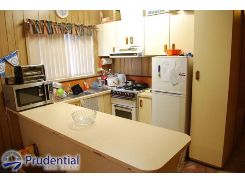 1a Macquarie Avenue, Campbelltown NSW 2560