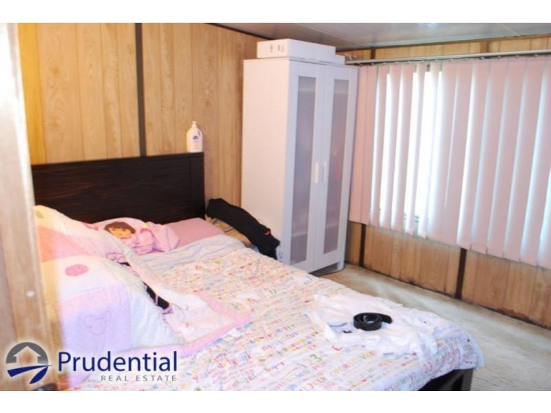 1a Macquarie Avenue, Campbelltown NSW 2560