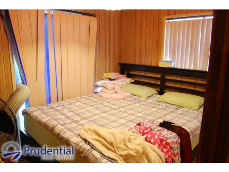 1a Macquarie Avenue, Campbelltown NSW 2560