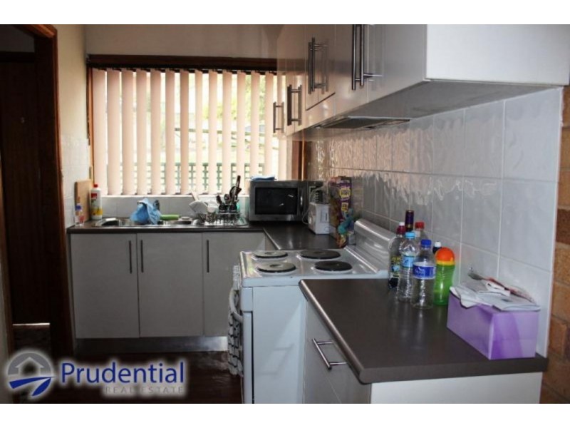 3/49 Sturt St, Campbelltown NSW 2560