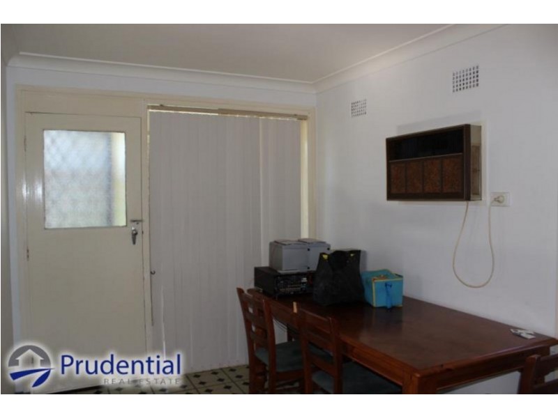 90 Carrington Circuit, Leumeah NSW 2560