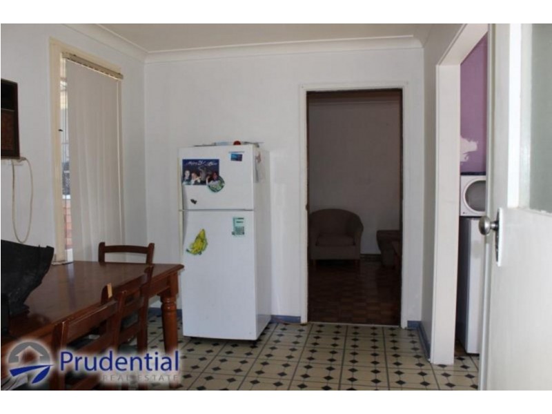 90 Carrington Circuit, Leumeah NSW 2560