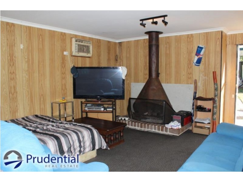 90 Carrington Circuit, Leumeah NSW 2560