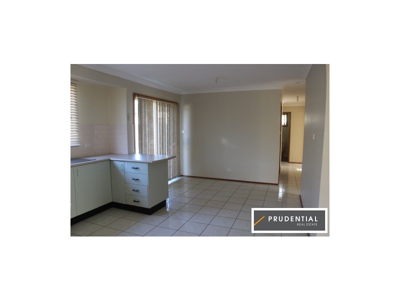 1/14 Bird Place, St Helens Park NSW 2560