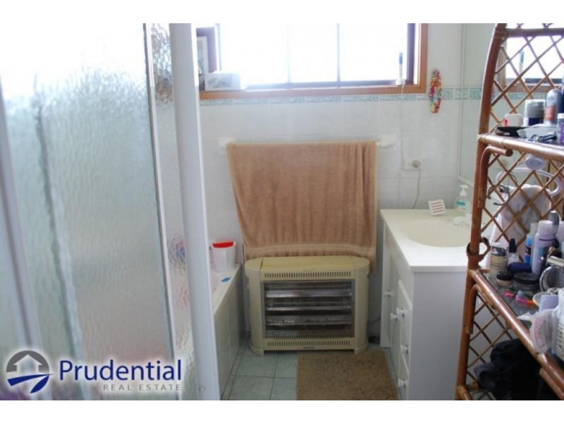 6 College Road, Campbelltown NSW 2560