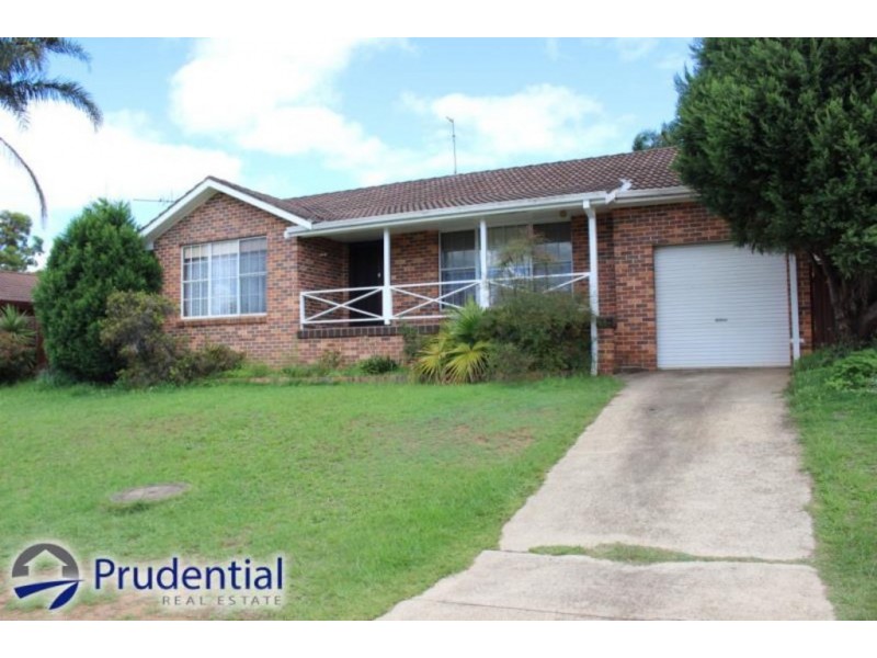 4 Curl Curl Place, Woodbine NSW 2560