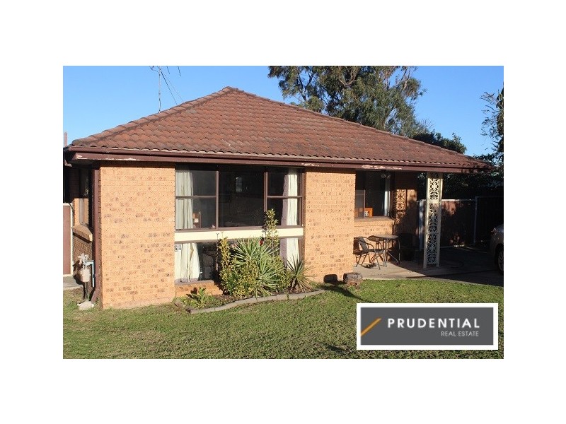 9 Quenda Place, St Helens Park NSW 2560